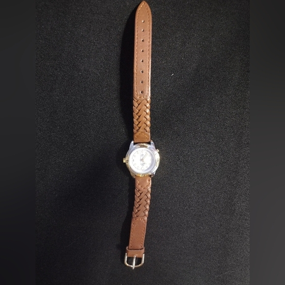 Timex Indiglo Analog Date Indicator Watch - Picture 4 of 12